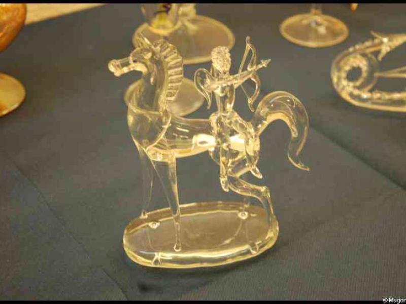 Art Du Cristal, Люксембург: стеклянный центавр с луком
