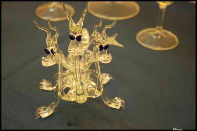 Art Du Cristal, Люксембург: стеклянный трёхголовый дракон