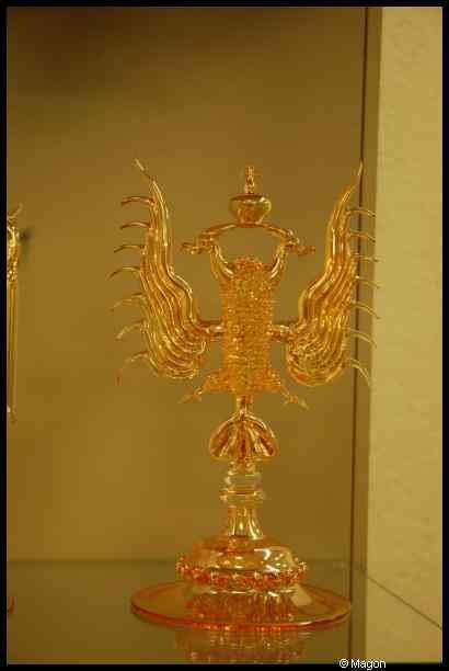 Золотистая статуэтка в Art Du Cristal, Люксембург
