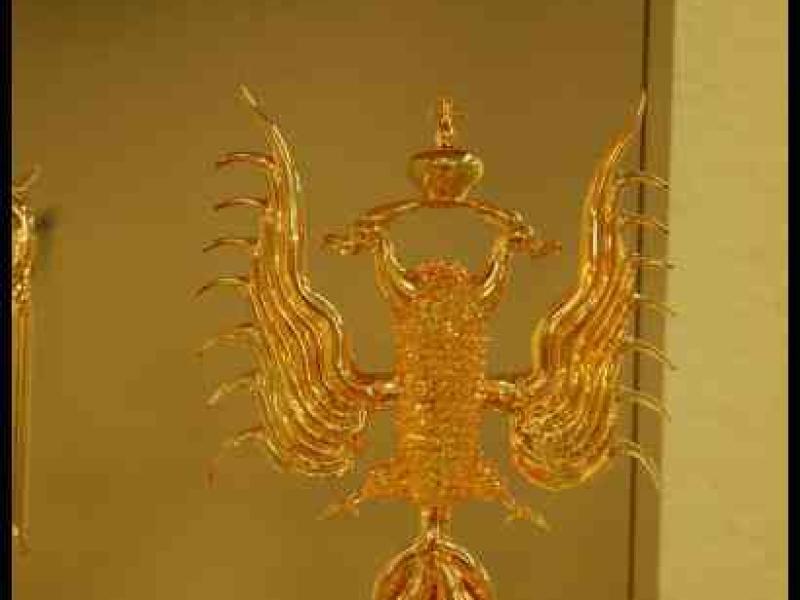 Золотистая статуэтка в Art Du Cristal, Люксембург