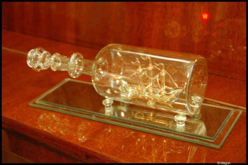 Бутылка-сувенир с кораблем в Art Du Cristal, Люксембург