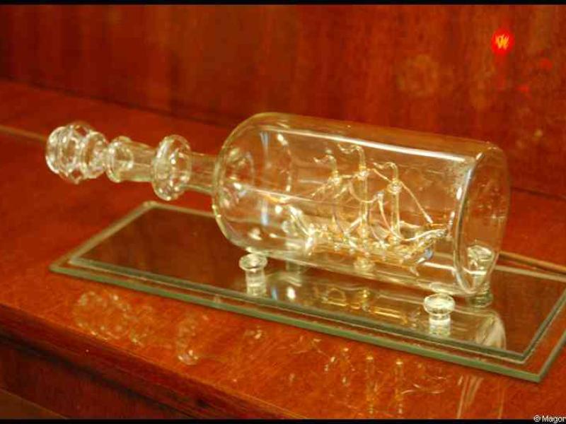 Бутылка-сувенир с кораблем в Art Du Cristal, Люксембург