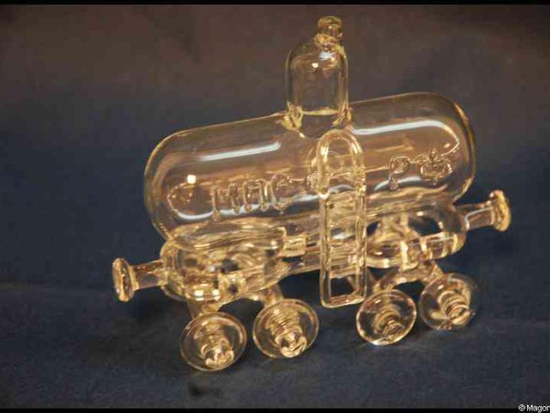 Стеклянный локомотив в Art Du Cristal, Люксембург