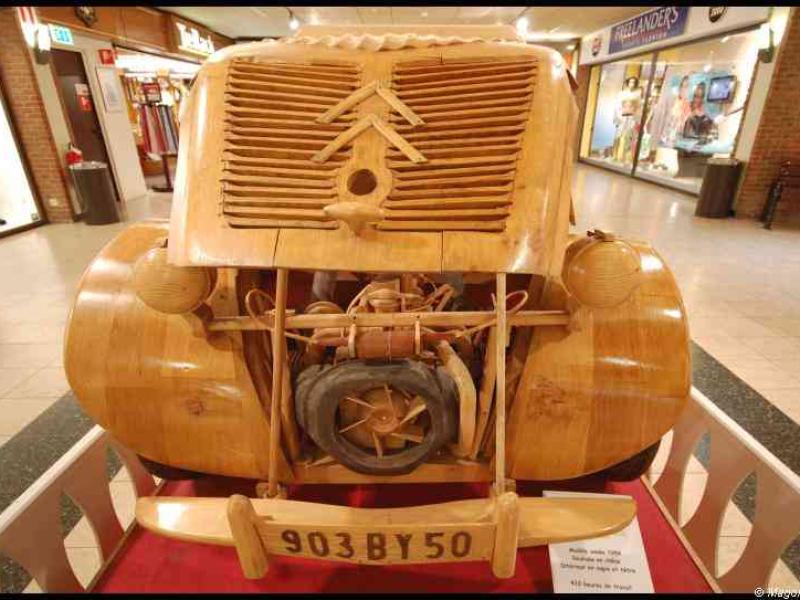 Art Du Bois, Люксембург: деревянная реплика Citroën 2CV с номером 903 BY 50