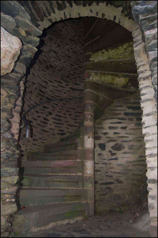 Спиральная лестница в замке Буршайд, Люксембург