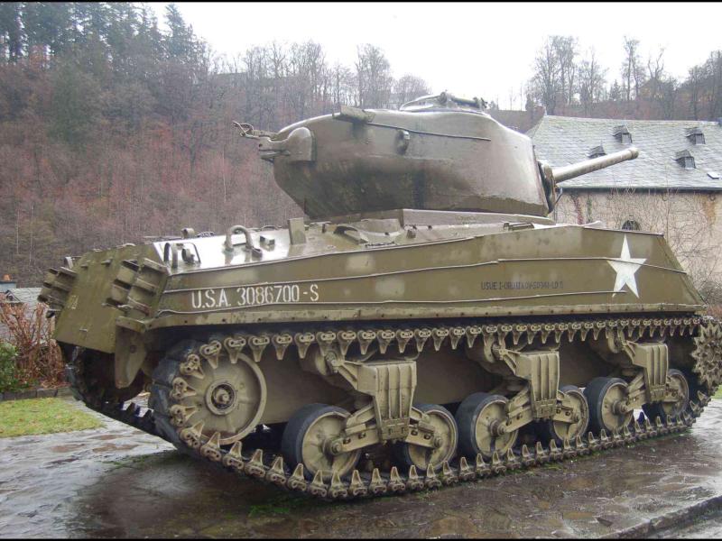 Танк M4 Sherman в Clervaux, Люксембург: U.S.A. 3086700-S