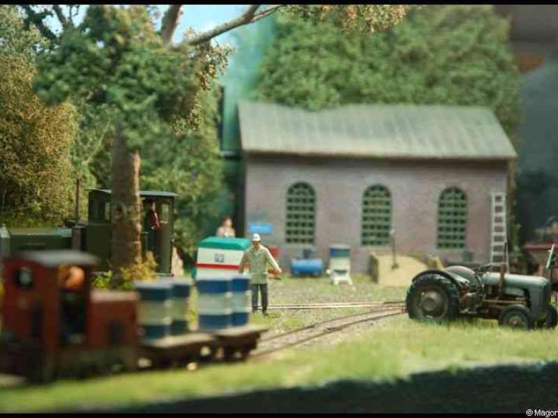 Expo train 2010, Люксембург: миниатюрная станция с трактором и паровозиком