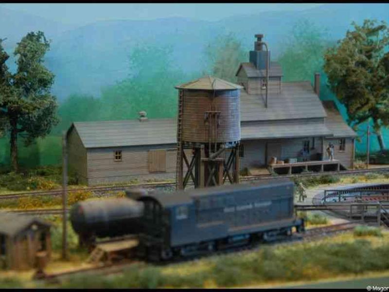 Expo train 2010, Люксембург: детализированный макет железнодорожной станции с водонапорной башней