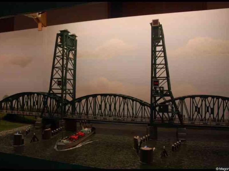 Люксембург, Expo train 2010: модель подъёмного моста над каналом