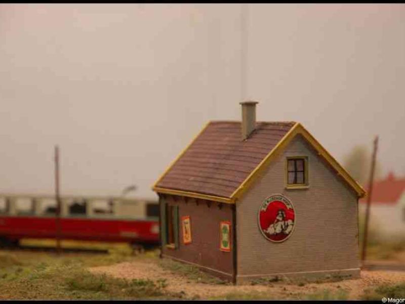 Expo train 2010, Люксембург: миниатюрный домик у железнодорожной линии