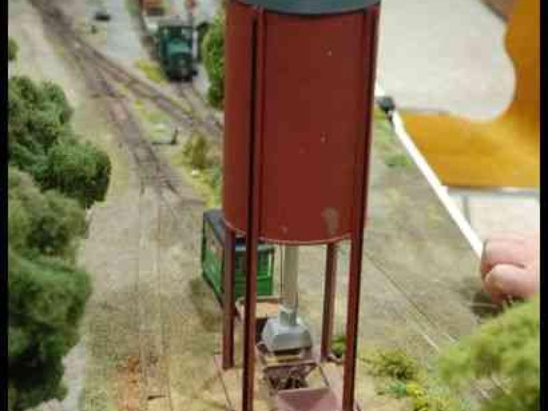 Expo train 2010, Люксембург: детализированный макет водонапорной башни и вагонов