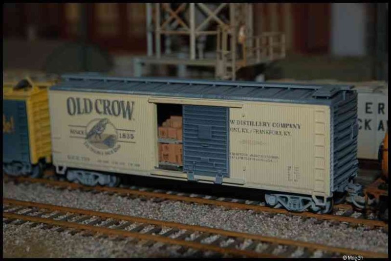 Expo train 2010, Люксембург: вагон Old Crow с ящиками внутри