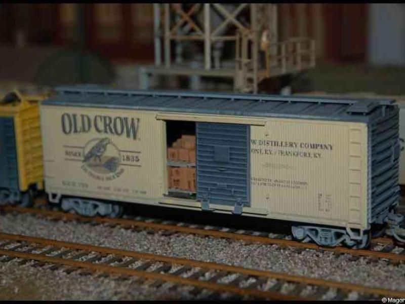 Expo train 2010, Люксембург: вагон Old Crow с ящиками внутри