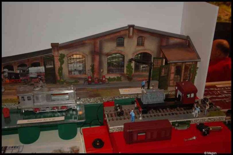 Expo train 2010, Люксембург: детализированный паровозный двор с краном и вагонами