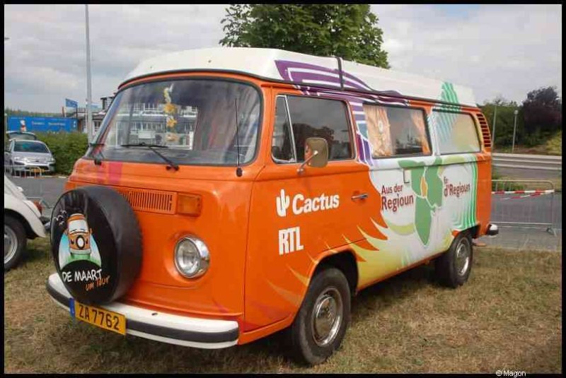 Luxbug 2010: оранжевый VW T2 с логотипами Cactus RTL и 'Aus der Regioun'