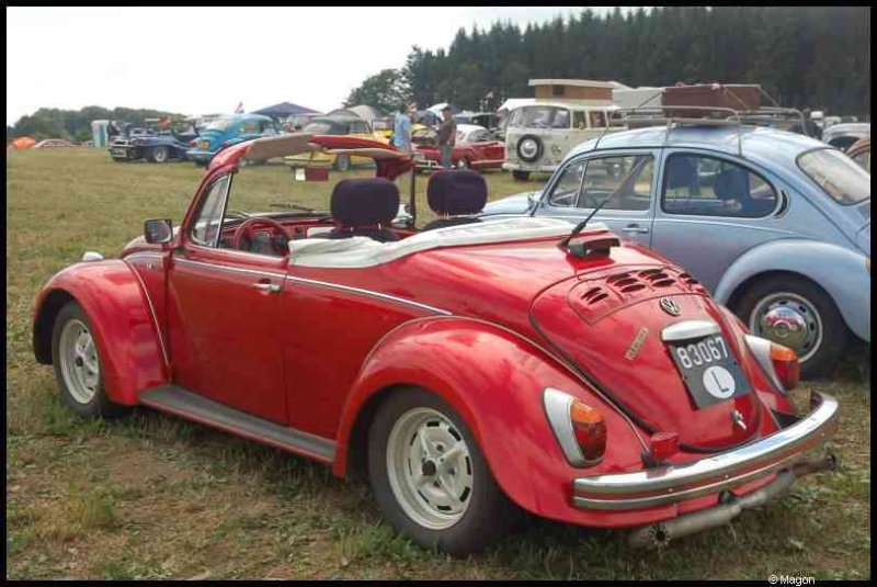 Luxbug 2010: красный кабриолет VW Beetle с номером B3067 L в Люксембурге