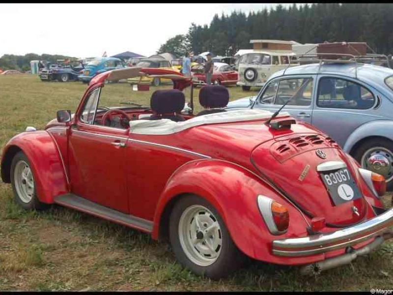 Luxbug 2010: красный кабриолет VW Beetle с номером B3067 L в Люксембурге