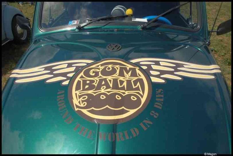 Luxbug 2010: зелёный Волксваген с «Gumball 3000» на капоте