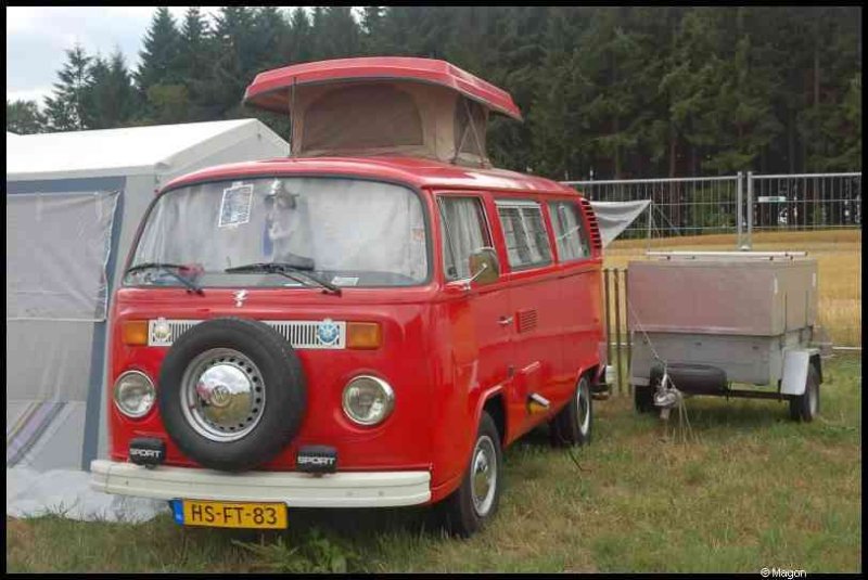 Luxbug 2010: красный VW T2 с кемпинг-капотом в Люксембурге