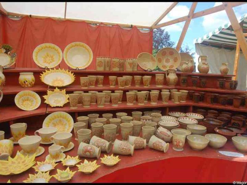 Medieval Festival Useldange, Люксембург: глиняная посуда в стиле средневековья