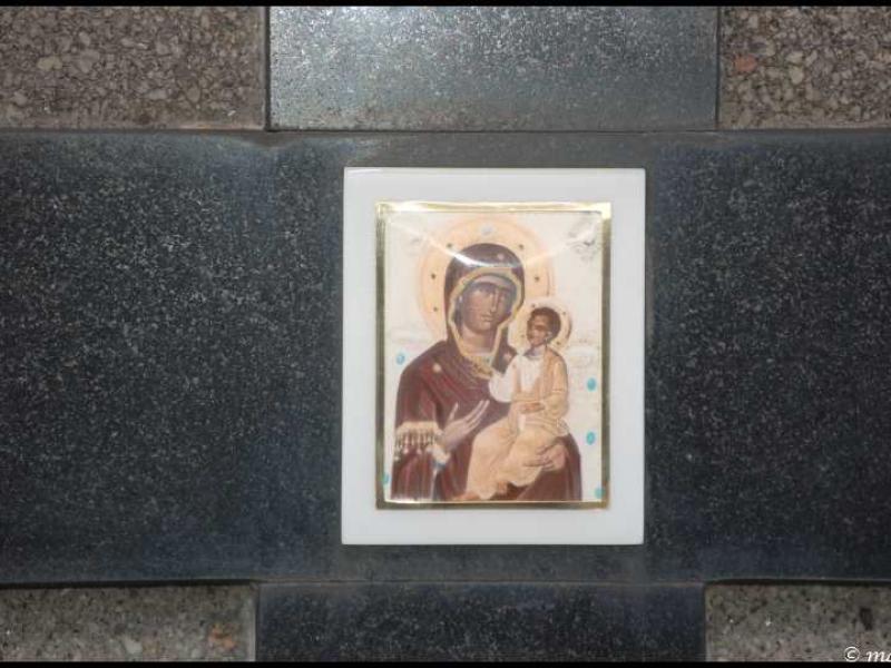 Икона в стене церкви в Мертерте, Люксембург