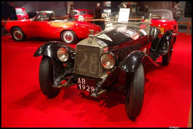 Motorshow 2010 в Люксембурге: чёрный Alfa Romeo 1929 года на красном ковре