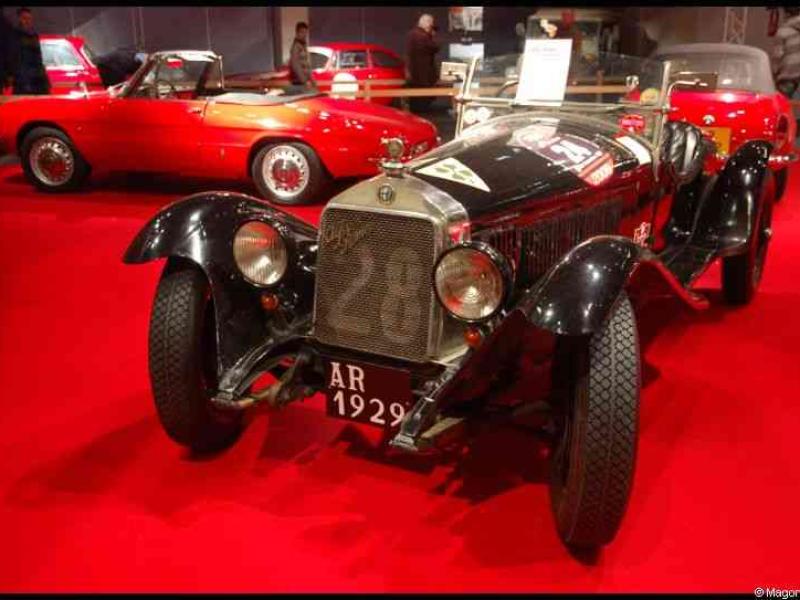 Motorshow 2010 в Люксембурге: чёрный Alfa Romeo 1929 года на красном ковре