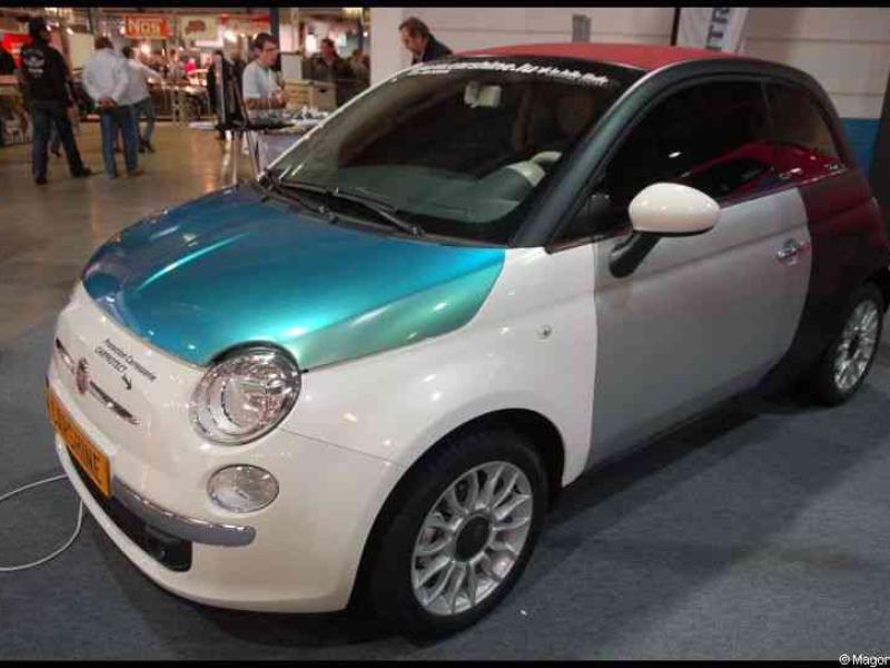 Motorshow 2010 в Люксембурге: Fiat 500 с градиентной окраской и надписью на лобовом стекле