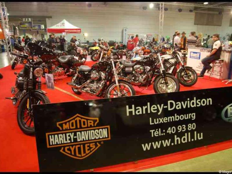 Motorshow 2010 в Люксембурге: выставка Harley-Davidson на красной дорожке