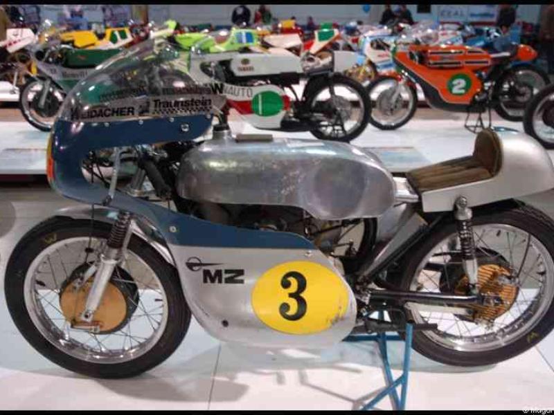 Motorshow 2010 в Люксембурге: MZ с номером 3 и «Traunstein» на баке