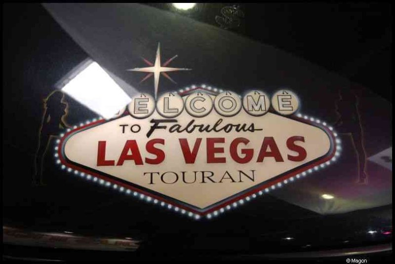 Motorshow 2010, Люксембург: вывеска «Welcome to Fabulous Las Vegas Touran»