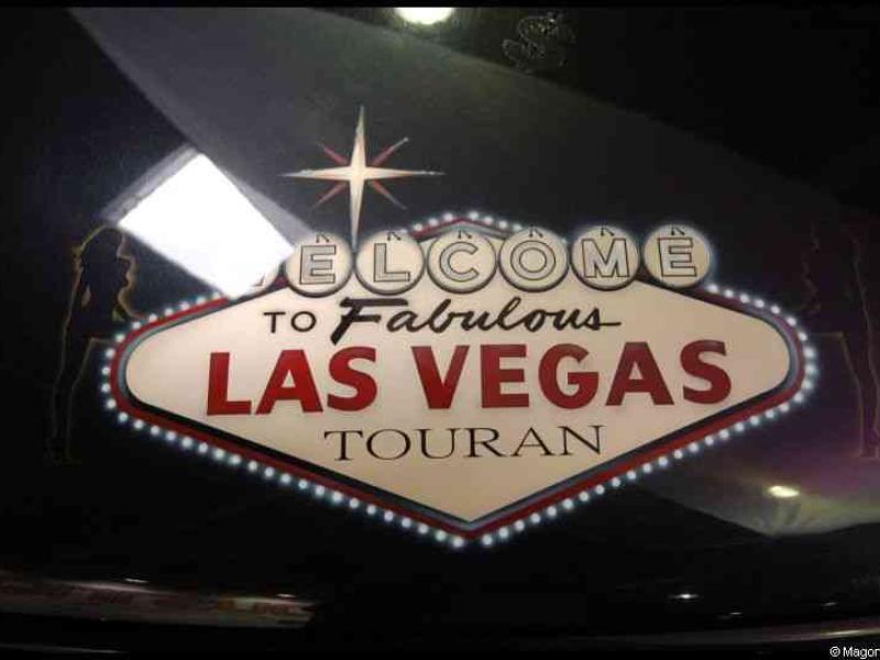 Motorshow 2010, Люксембург: вывеска «Welcome to Fabulous Las Vegas Touran»
