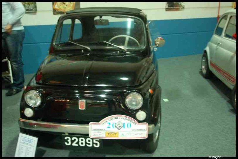 Люксембургский Motorshow 2010: чёрный Fiat 500, номер 32895