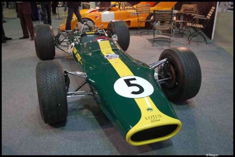 Motorshow 2010 в Люксембурге: зелёный Lotus с номером 5