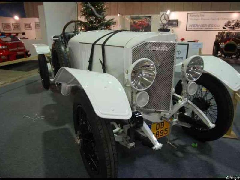 Motorshow 2010 в Люксембурге: белый Lancia из эпохи ранних гонок