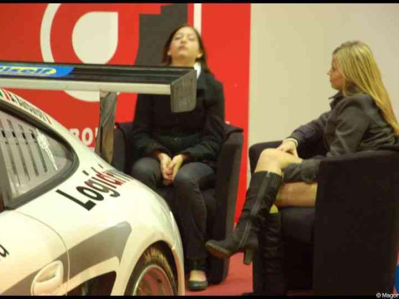 Motorshow 2010 в Люксембурге: гоночный автомобиль и беседа у стенда