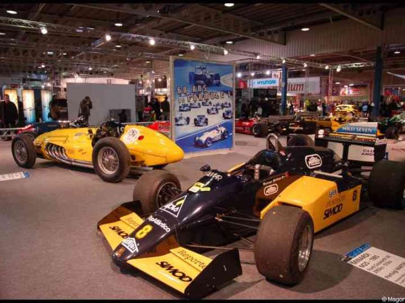 Motorshow 2010 в Люксембурге: желтые гоночные машины и панель «50 ans de Formule 1»
