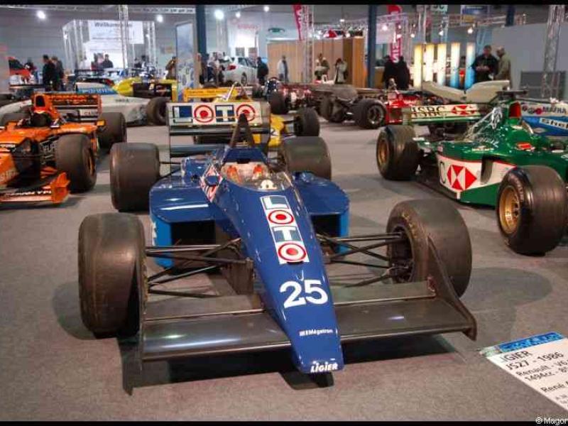 Motorshow 2010 в Люксембурге: гоночные болиды с логотипами Loto и Jager
