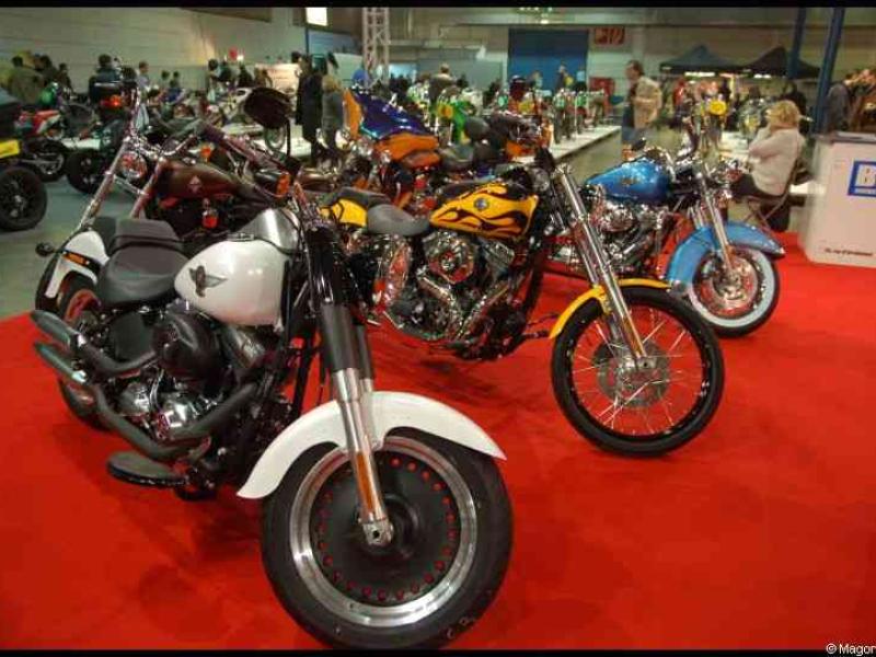 Motorshow 2010 в Люксембурге: хром, красный ковёр и огонь на баках мотоциклов
