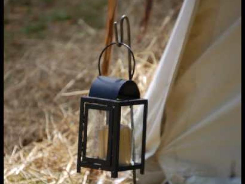 Napoleonic Bivouac в Люксембурге: черный фонарь у шатра