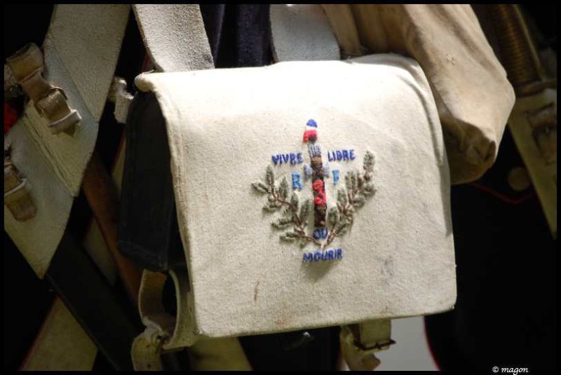 Napoleonic Bivouac в Люксембурге: сумка с вышитым девизом