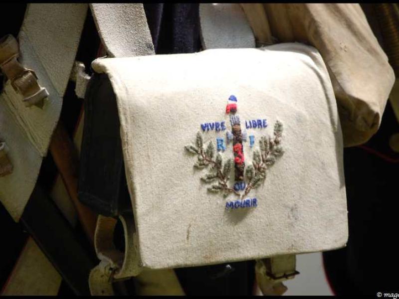 Napoleonic Bivouac в Люксембурге: сумка с вышитым девизом