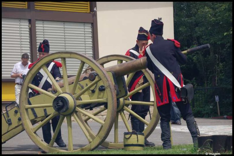 Napoleonic Bivouac в Люксембурге: солдаты у пушки 1810-х