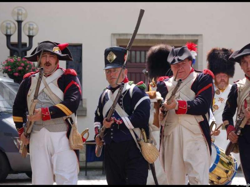Napoleonic Bivouac в Люксембурге: солдаты 1800-х в полном обмундировании