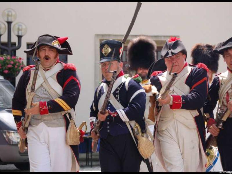 Napoleonic Bivouac в Люксембурге: солдаты в мундирах эпохи Наполеона