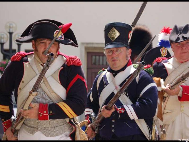 Napoleonic Bivouac в Люксембурге: солдаты в мундирах 1812 года