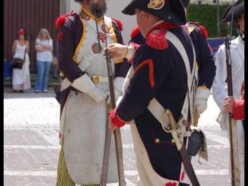 Napoleonic Bivouac в Люксембурге: солдаты в мундирах эпохи Наполеона