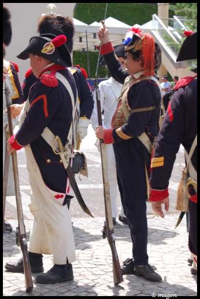 Napoleonic Bivouac в Люксембурге: солдаты в морских фуражках и белых штанах
