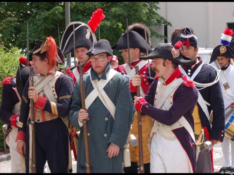 Napoleonic Bivouac в Люксембурге: солдаты в деталях униформы и шлемов