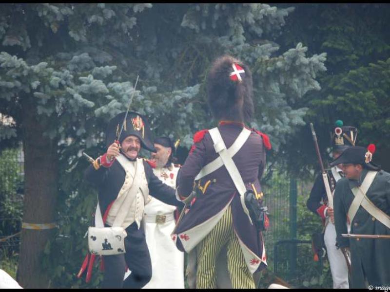 Napoleonic Bivouac в Люксембурге: сцена реконструкции боя у ели